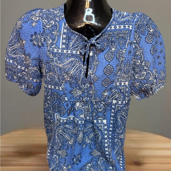 Loft Short Sleeve Blue White  Blouse Size Small - Picture 2 of 6